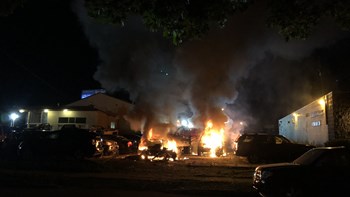 Νέα νύχτα ταραχών στις ΗΠΑ: Ένας νεκρός και δύο τραυματίες στο Ουισκόνσιν – ΒΙΝΤΕΟ