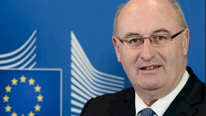 Παραιτήθηκε ο Επίτροπος Εμπορίου της ΕΕ