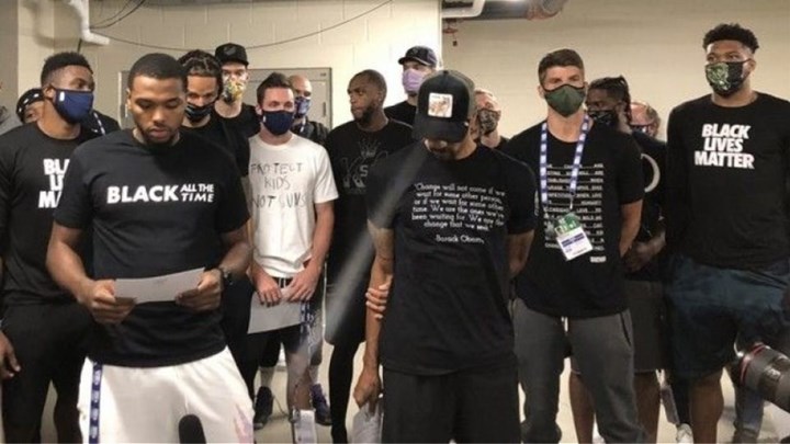 Ιστορική ημέρα στο ΝΒΑ: Τι είπαν οι παίκτες των Μπακς για την αστυνομική βία – ΒΙΝΤΕΟ