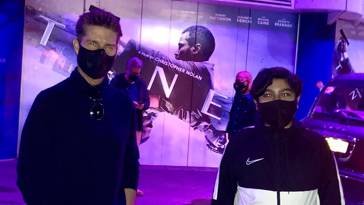 Τομ Κρουζ: Με μάσκα σε κινηματογράφο του Λονδίνου για την πρεμιέρα του «Tenet» – BINTEO