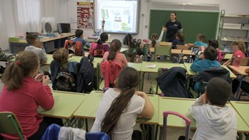 Κορονοϊός-Ισπανία: Υποχρεωτική η χρήση μάσκας στις τάξεις για τους μαθητές άνω των έξι ετών