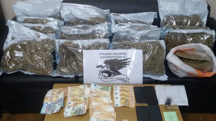 Προσπάθησαν να μεταφέρουν ναρκωτικά στην Τουρκία μέσω Έβρου – Τέσσερις συλλήψεις – ΦΩΤΟ