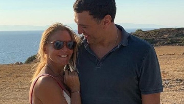 Ο Βασίλης Κικίλιας αποκάλυψε το φύλο του μωρού που περιμένει η Τζένη Μπαλατσινού
