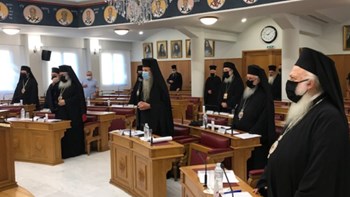 Διαρκής Σύνοδος: Με μάσκες και αντισηπτικά η συνεδρίαση
