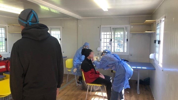 Κορονοϊός: Νέος συναγερμός στη δομή μεταναστών στη Ριτσώνα λόγω κρουσμάτων – Σε καραντίνα 14 ημερών
