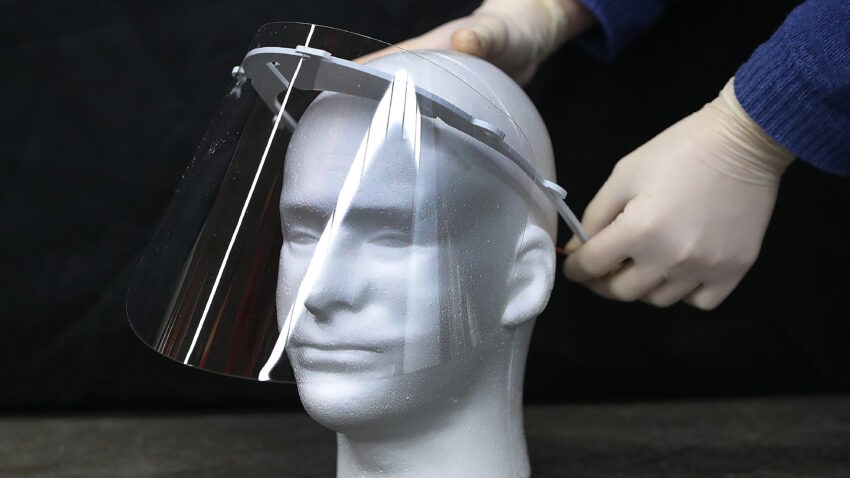 Κορονοϊός: Αναποτελεσματικές οι διαφανείς προσωπίδες και οι μάσκες με βαλβίδα