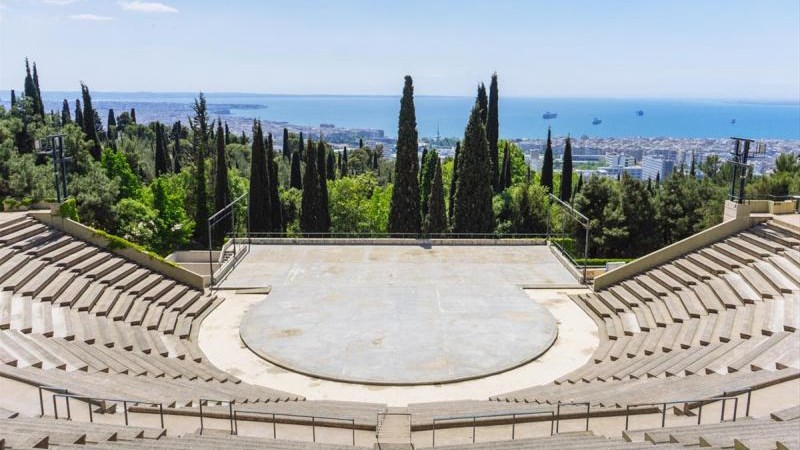 Θεσσαλονίκη: Διακόπηκε η παράσταση “Μήδεια” από την ΕΛ.ΑΣ. λόγω μη τήρησης των μέτρων