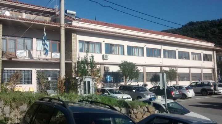 Ναύπακτος: Αστυνομικός βρέθηκε θετικός στον κορονοϊό – Σε καραντίνα 17 συνάδελφοί του