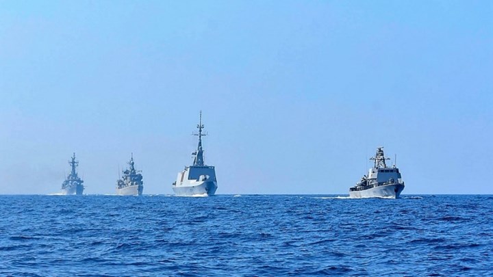 Άγνοια δηλώνουν ΓΕΕΘΑ και ΓΕΝ για το περιστατικό με την ελληνική φρεγάτα στη Χάλκη