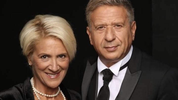 Κόκλας-Κωνσταντίνου στο πρώτο επίσημο κλικ της “Τούρτας της μαμάς” των Ρήγα-Αποστόλου