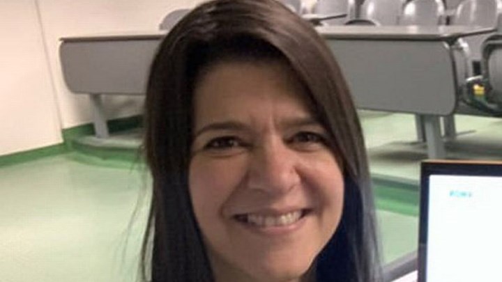 Καθηγήτρια πέθανε μπροστά στους μαθητές της σε μάθημα μέσω Zoom – Είχε συμπτώματα κορονοϊού