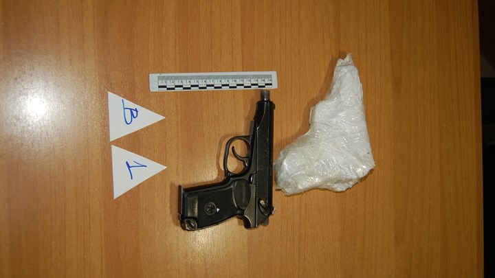 ΕΛ.ΑΣ: Φωτογραφίες – ντοκουμέντο από τα ευρήματα στις φυλακές Κέρκυρας – Όπλα, μαχαίρια και σφαίρες