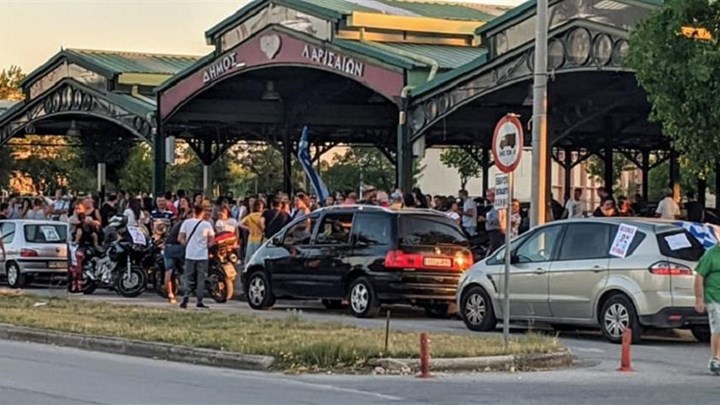 Κορονοϊός: Πορείες και συγκεντρώσεις για τη μη χρήση μάσκας στα σχολεία – ΒΙΝΤΕΟ