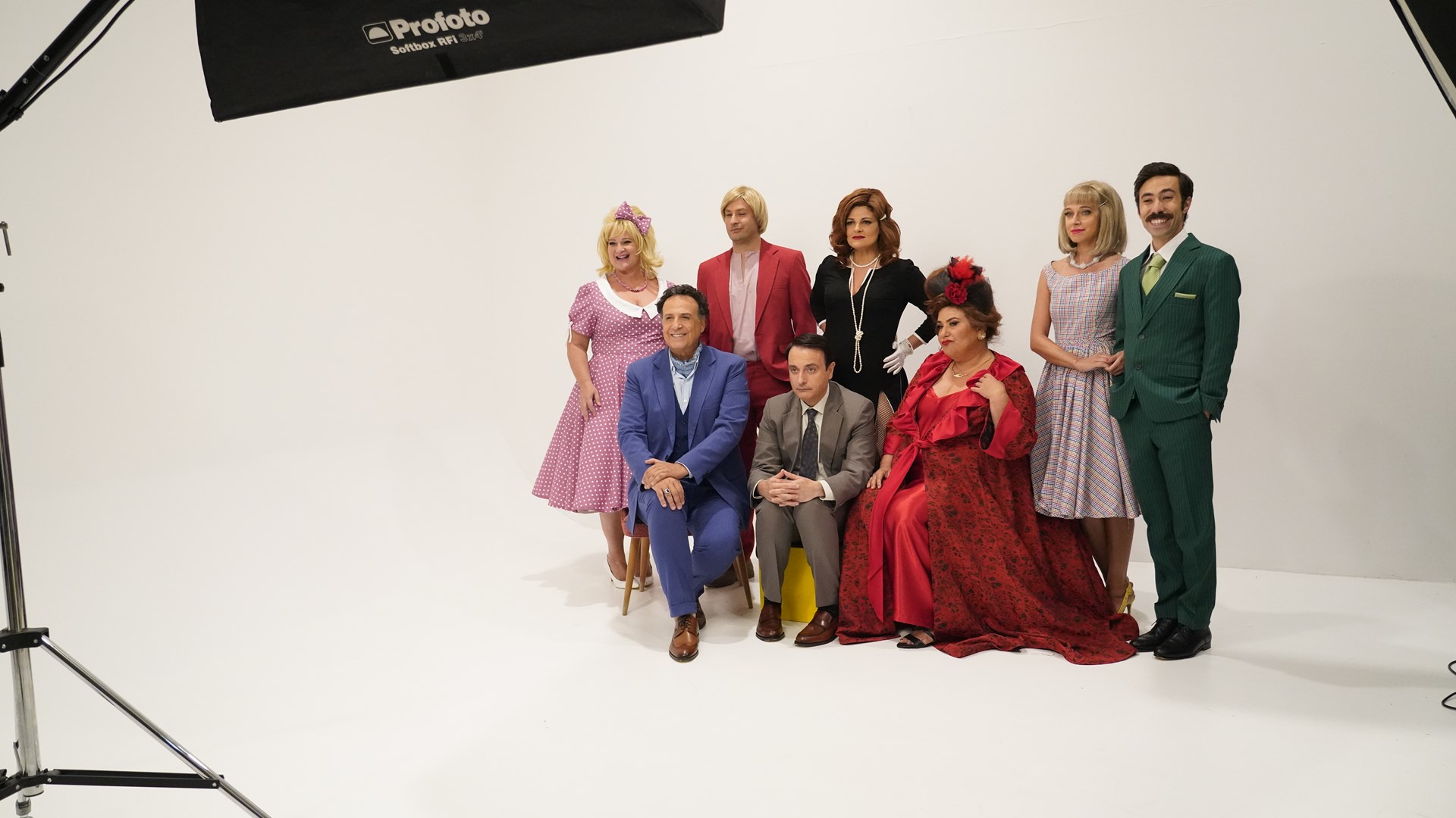 Ο Κλέαρχος, η Μαρίνα και ο κοντός… μόνο στο enikos.gr – Αποκλειστικό backstage από την παράσταση του Ρώμα