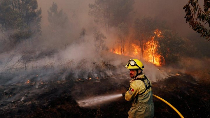 Πορτογαλία: Πυροσβέστης έχασε τη ζωή του σε δασική πυρκαγιά