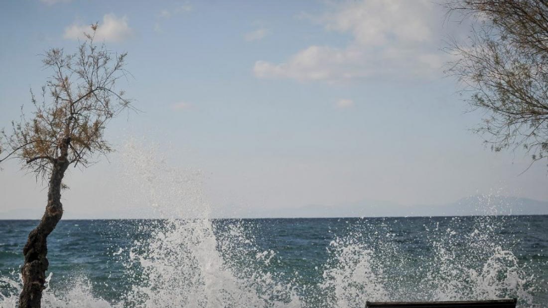 Καιρός: Ενισχυμένο μελτέμι έως 9 μποφόρ την Τετάρτη – Πού θα βρέξει – ΦΩΤΟ