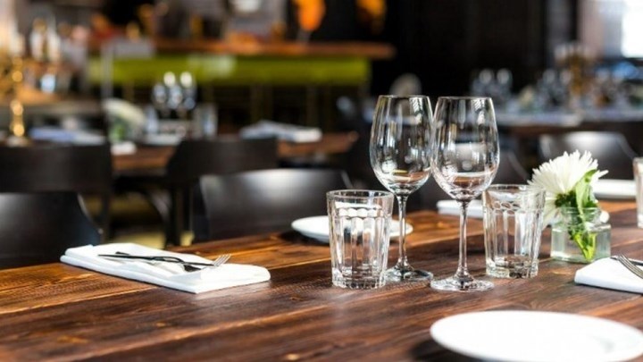 Εστίαση: Κλείνουν μπαρ και εστιατόρια 16-22 Σεπτεμβρίου – Τι λέει στο enikos.gr η πρόεδρος του ΠΑΣΚΕΔΙ