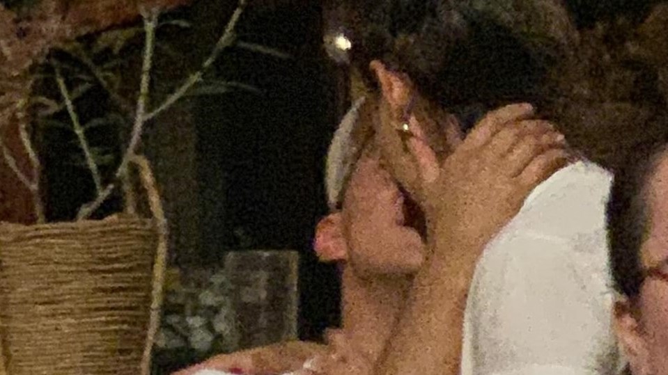 Νέος έρωτας για την πρώην του Τομ Κρουζ -Καυτά φιλιά με τον σεφ της καρδιάς της -ΦΩΤΟ