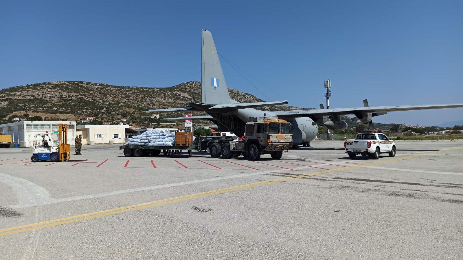 Οι Ένοπλες Δυνάμεις στήνουν νέο καταυλισμό στη Μυτιλήνη – ΦΩΤΟ