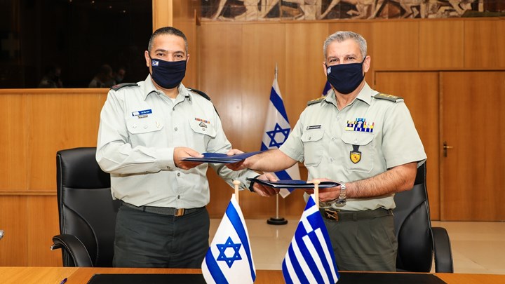 Υπογραφή διμερούς στρατιωτικής συνεργασίας Ελλάδας–Ισραήλ – ΦΩΤΟ
