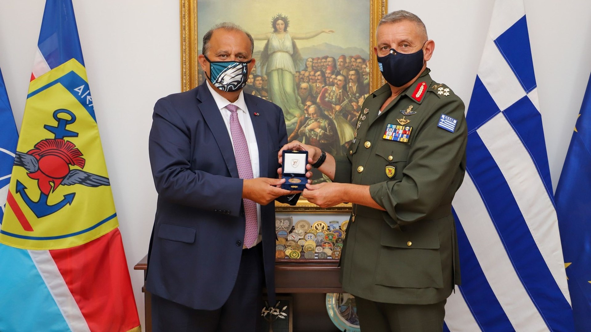 Συνάντηση του Αρχηγού ΓΕΕΘΑ με τον Πρόεδρο του Αμερικανο-Eλληνικού Ινστιτούτου – ΦΩΤΟ