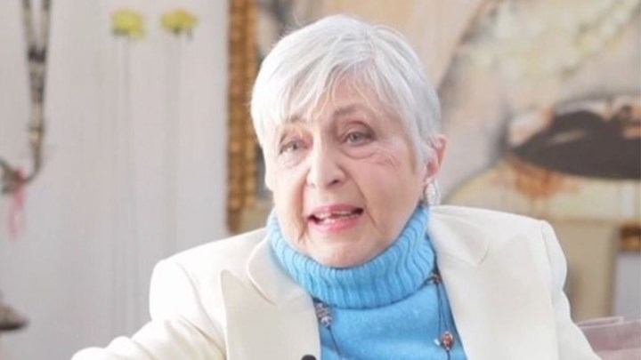 Ξεχάστε τη γλυκιά Θεοπούλα: Τώρα με λένε Τασσώ, όπως… Τασσώ Καββαδία