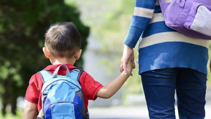 Τι ισχύει για την άδεια σχολικής παρακολούθησης – Ποιοι γονείς δικαιούνται
