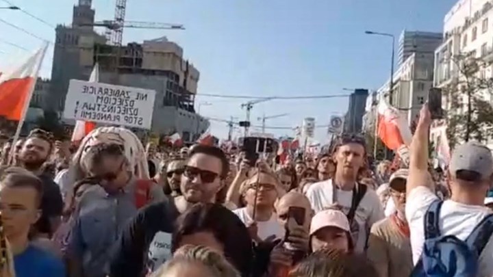 Πολωνία: Διαδήλωση κατά των μέτρων, των μασκών και των εμβολίων