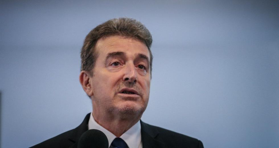 Χρυσοχοΐδης από Λέσβο: Κυρώσεις προς όσους εμποδίζουν τους μετανάστες να μπουν στη νέα δομή