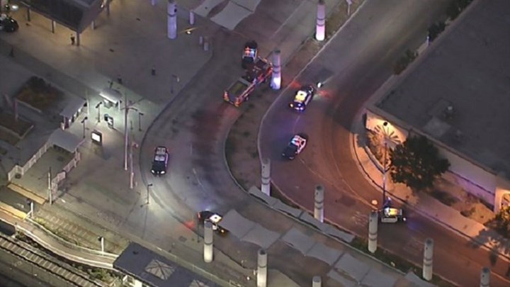 Ενέδρα σε αστυνομικούς στις ΗΠΑ: Ένοπλος τους πλησίασε και πυροβόλησε – Σοκαριστικό ΒΙΝΤΕΟ