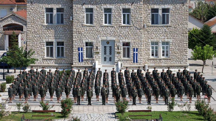 Ένοπλες Δυνάμεις: 15.000 προσλήψεις – Τι θα γίνει με τις Στρατιωτικές Σχολές