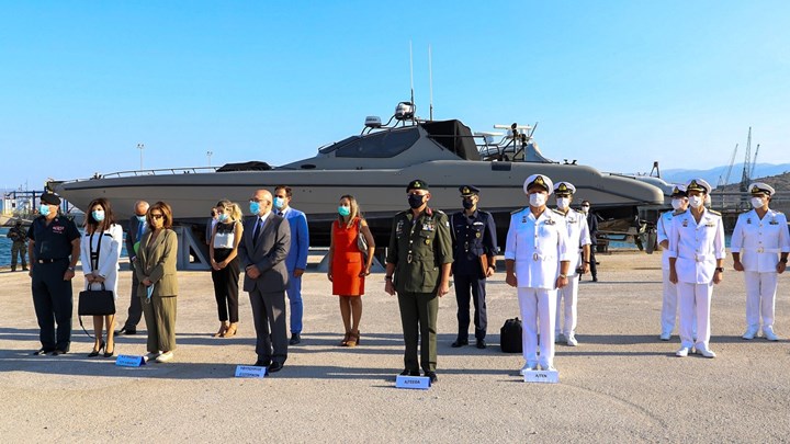 Απόπλους του αρματαγωγού ΙΚΑΡΙΑ για τον Λίβανο – ΦΩΤΟ