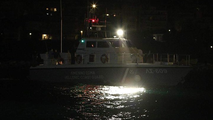 Κρήτη: Τρεις νεκροί και 53 διασωθέντες από το ναυάγιο σκάφους με μετανάστες