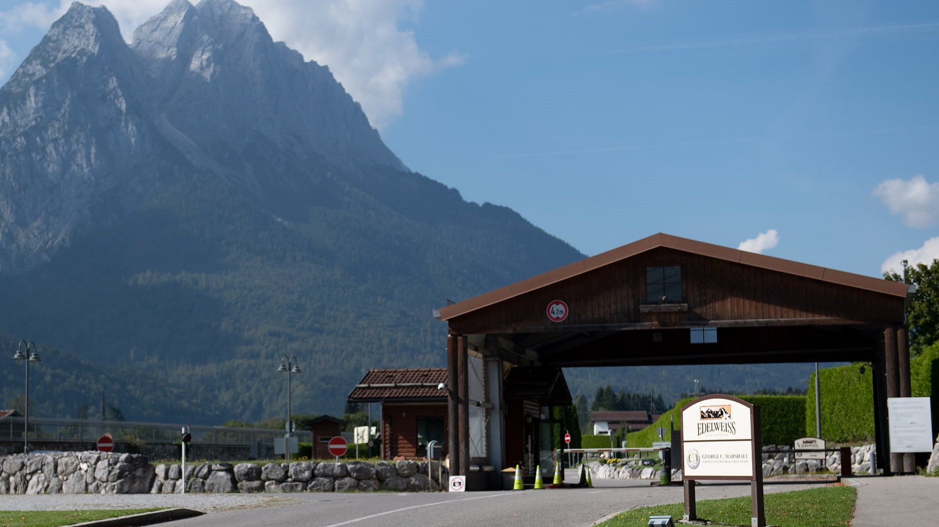 Βαυαρία: Αμερικανίδα επέστρεψε από την Ελλάδα, παραβίασε την καραντίνα και “σκόρπισε” τον κορονοϊό