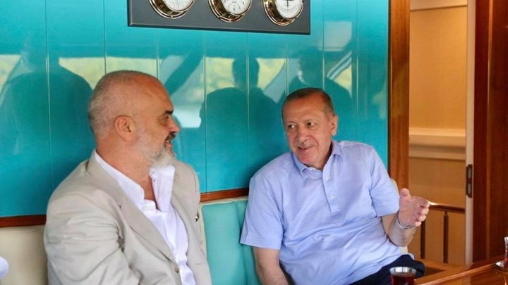 Έντι Ράμα: Η συνάντηση με τον Ερντογάν λίγο πριν από το ραντεβού με τον Μητσοτάκη