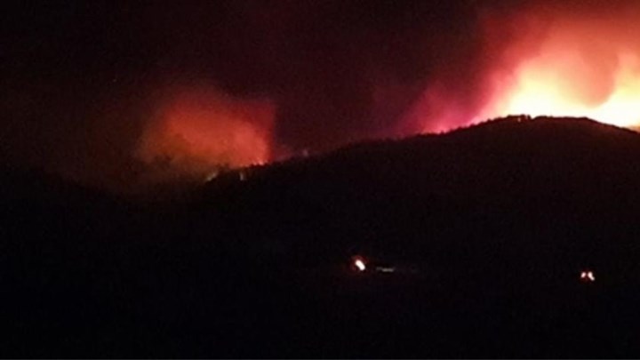 Δύσκολη νύχτα στην Αλεξανδρούπολη: Μαίνεται μεγάλη φωτιά σε μέτωπο πέντε χιλιομέτρων – BINTEO