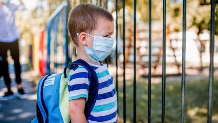 Κορονοϊός: Σπεύδουν σε δικηγόρους και γιατρούς οι αρνητές της μάσκας – Τι λέει στο enikos.gr ο Βερβεσός