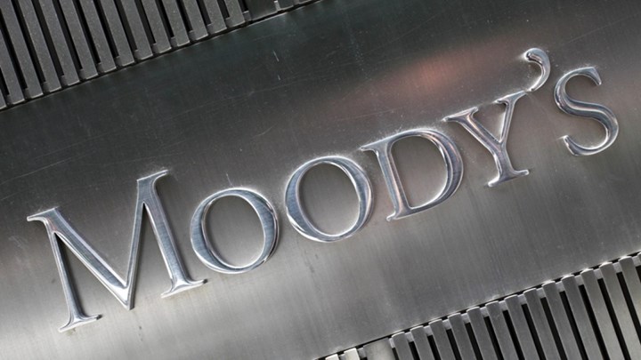 Μεγάλες «φουρτούνες» στην τουρκική οικονομία: Υποβάθμιση 13 τραπεζών από τον οίκο Moody’s