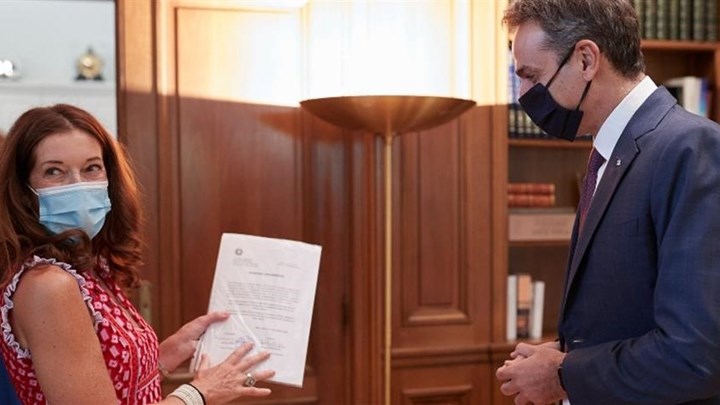 Ελληνίδα πολιτογραφήθηκε η Βικτόρια Χίσλοπ – Η συνάντηση με Μητσοτάκη