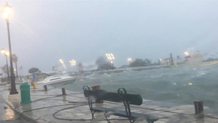 “Ιανός”: Πού “χτυπάει” τώρα η κακοκαιρία – Δείτε LIVE εικόνα από webcam