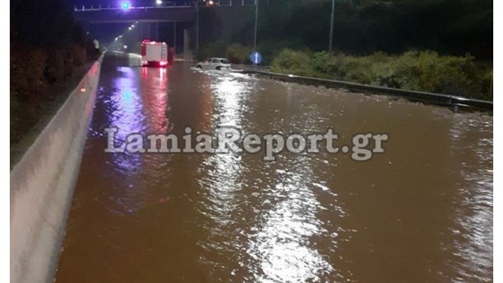 Πλημμύρισε η εθνική οδός Θεσσαλονίκης-Λαμίας: Ουρές χιλιομέτρων στον Αλμυρό – ΦΩΤΟ – ΒΙΝΤΕΟ
