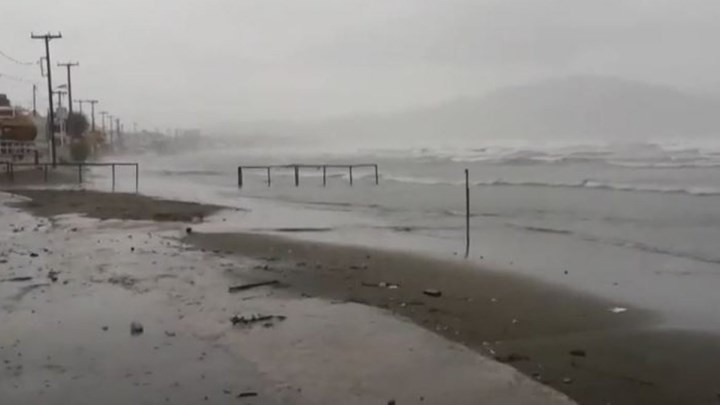 “Ιανός”: Πού αναμένεται να “χτυπήσει” η κακοκαιρία τις επόμενες ώρες