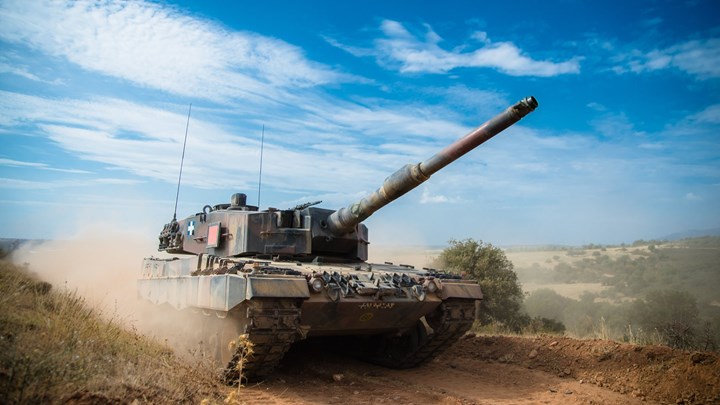 Εντυπωσιακές εικόνες: “Έσταξαν φωτιά” τα τανκς Ελλάδας – ΗΠΑ στην Ξάνθη – ΦΩΤΟ