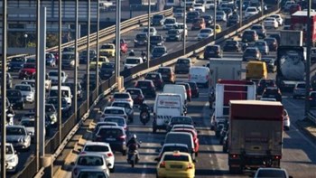 Τροχαίο στη Λεωφόρο Αθηνών – Μεγάλο μποτιλιάρισμα