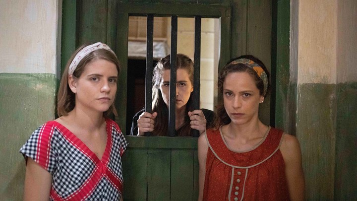 Άγριες Μέλισσες: Τα πάντα αλλάζουν για τις αδελφές Σταμίρη – Η Ελένη στον εισαγγελέα