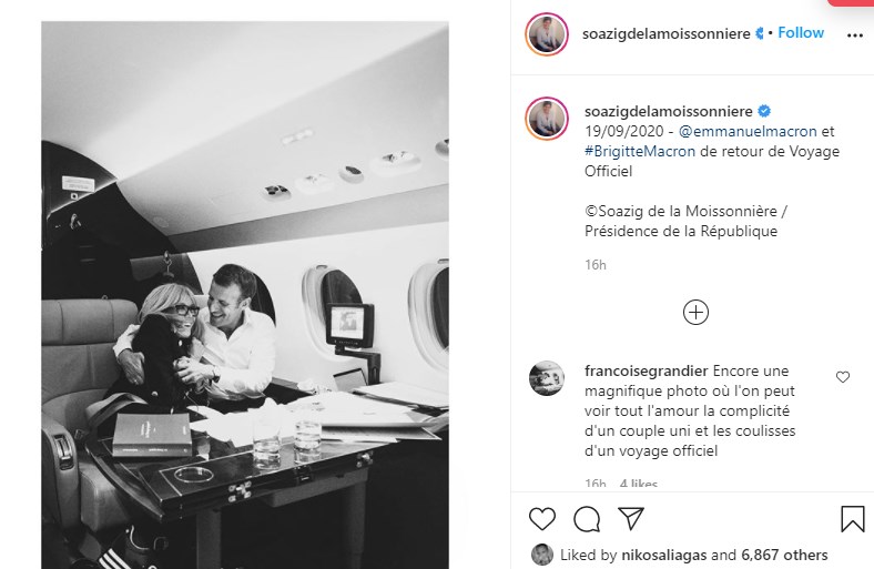 Ζεύγος Μακρόν: Η αγκαλιά του Εμανουέλ στην Μπριζίτ μέσα στο αεροπλάνο – ΦΩΤΟ