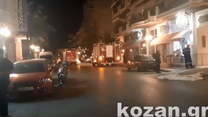 Πτολεμαΐδα: Συνελήφθη πατέρας που απειλούσε να ρίξει το παιδί του από το μπαλκόνι – ΒΙΝΤΕΟ