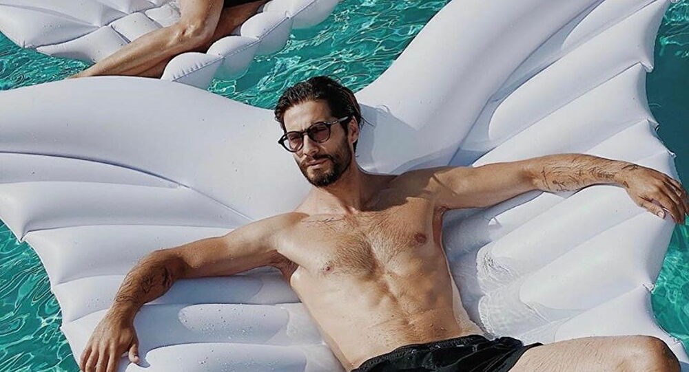 GNTM: Το Twitter σχολιάζει Καράβα – Καγιά και τη φωτογράφιση με τα λευκά μαγιό