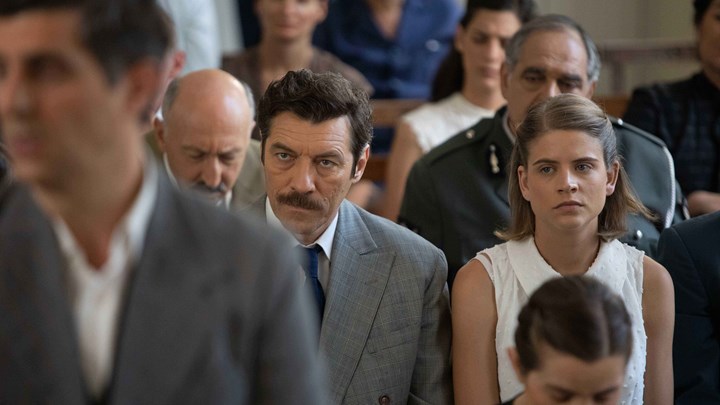 Άγριες Μέλισσες – “Πάρτι” στο Twitter με έμπνευση από… “Ντόλτσε βίτα” και “Παρά πέντε”