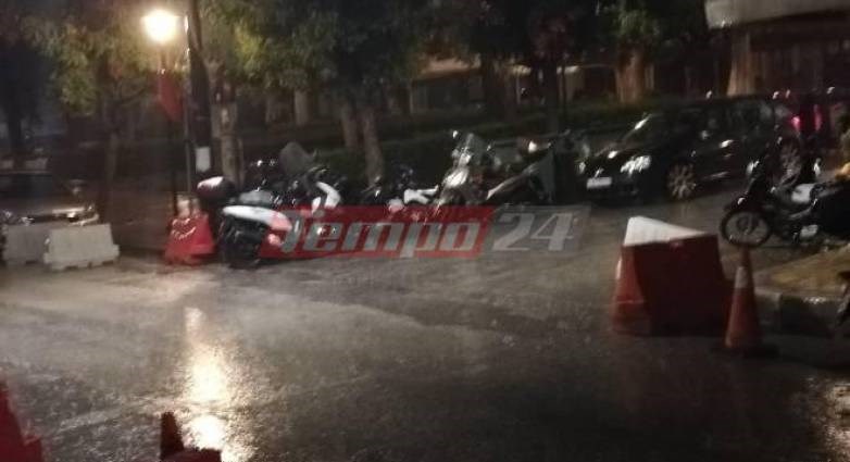 Πάτρα: Προβλήματα από την κακοκαιρία – Δέντρο έπεσε πάνω σε αυτοκίνητο στο Ρίο – ΒΙΝΤΕΟ